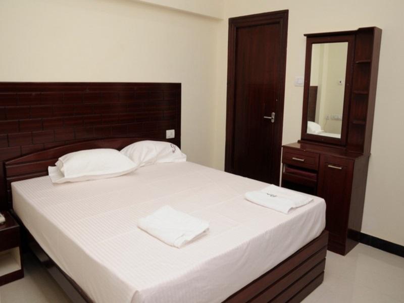 Hotel Suganthi Residency Tiruchirappalli Esterno foto