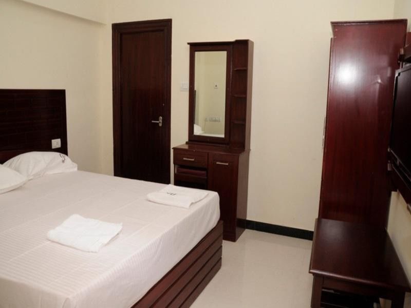 Hotel Suganthi Residency Tiruchirappalli Esterno foto