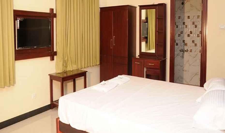 Hotel Suganthi Residency Tiruchirappalli Esterno foto