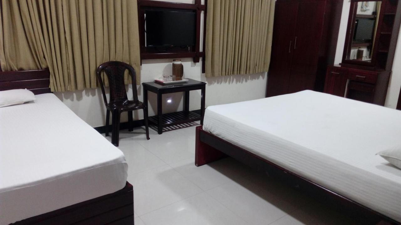 Hotel Suganthi Residency Tiruchirappalli Esterno foto